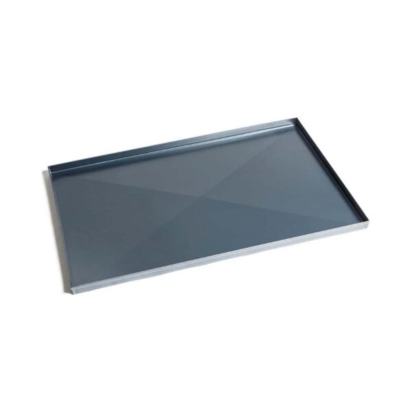 Bandeja rectangular azul con lados rectos. Reforzada para evitar la deformación. 60x40x2 cm.